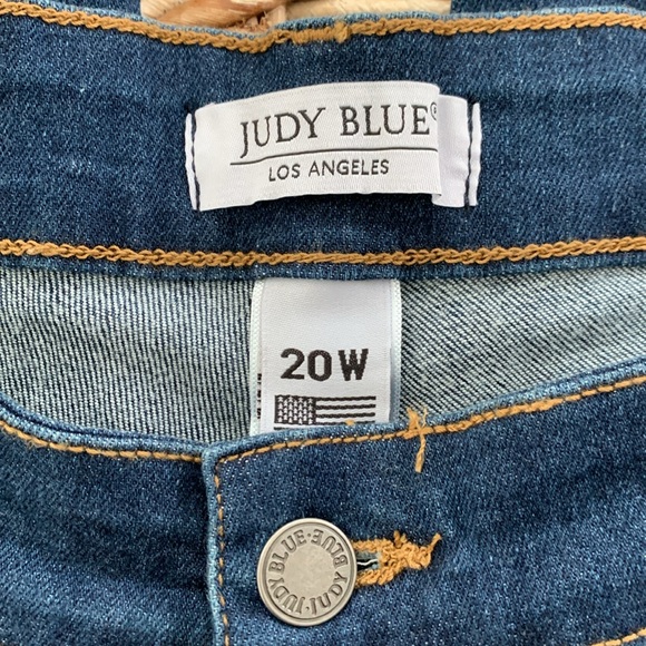 Judy Blue Handsand Relaxed Mid Rise Jean - Picture 12 of 15